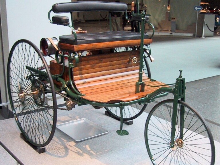 Replica del Motorwagen, el primer automóvil de Karl Benz