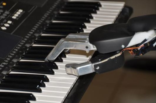 Robot pianista Rohmus