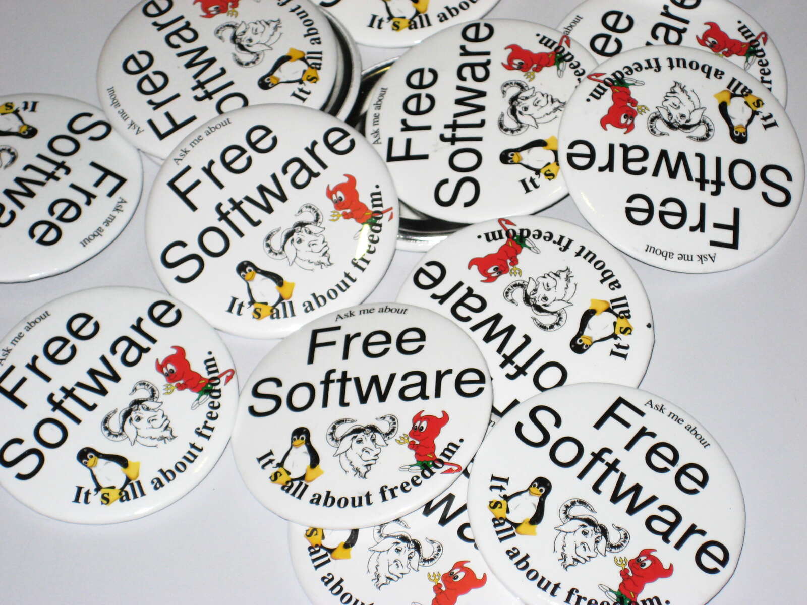 Pins sobre Software libre.